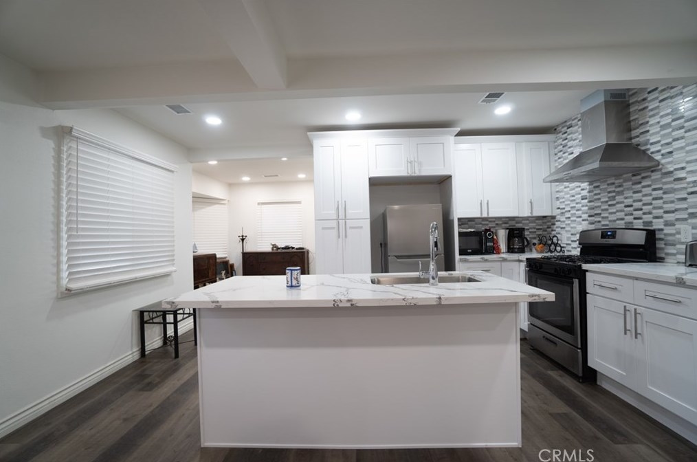 2925 Phelps Ave, Los Angeles CA  90032-2744 exterior
