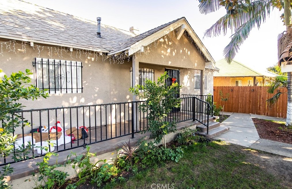 1739 56th St, Los Angeles CA  90062-2730 exterior