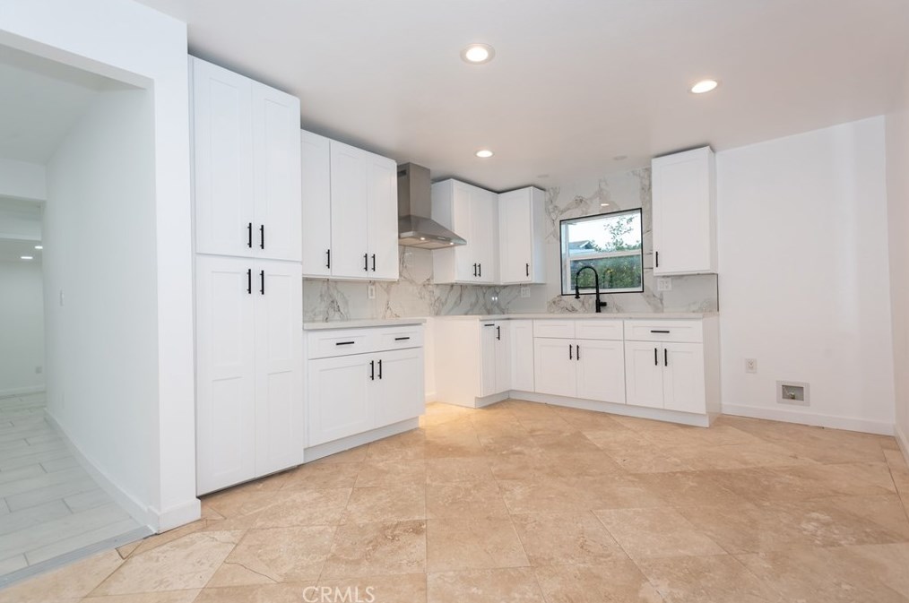 3687 5th St, Los Angeles CA  90020-2810 exterior