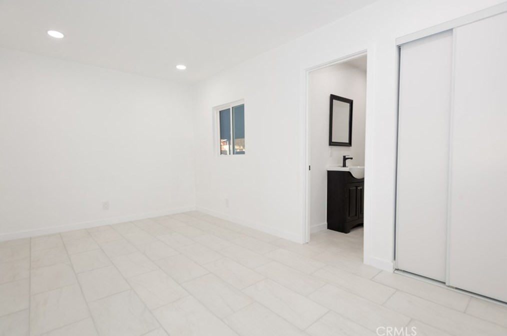 3687 5th St, Los Angeles CA  90020-2810 exterior