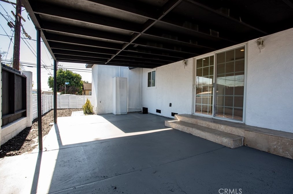 3687 5th St, Los Angeles CA  90020-2810 exterior