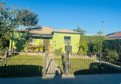 126 N Magnolia Ct, Compton, CA 90220