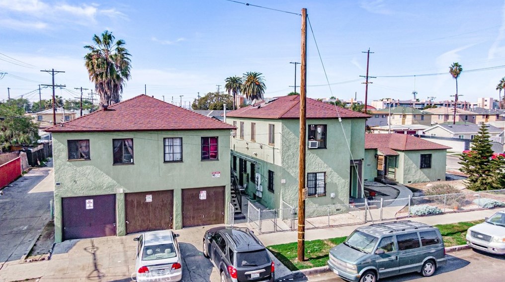6203 Harvard Blvd, Los Angeles CA  90047-1409 exterior