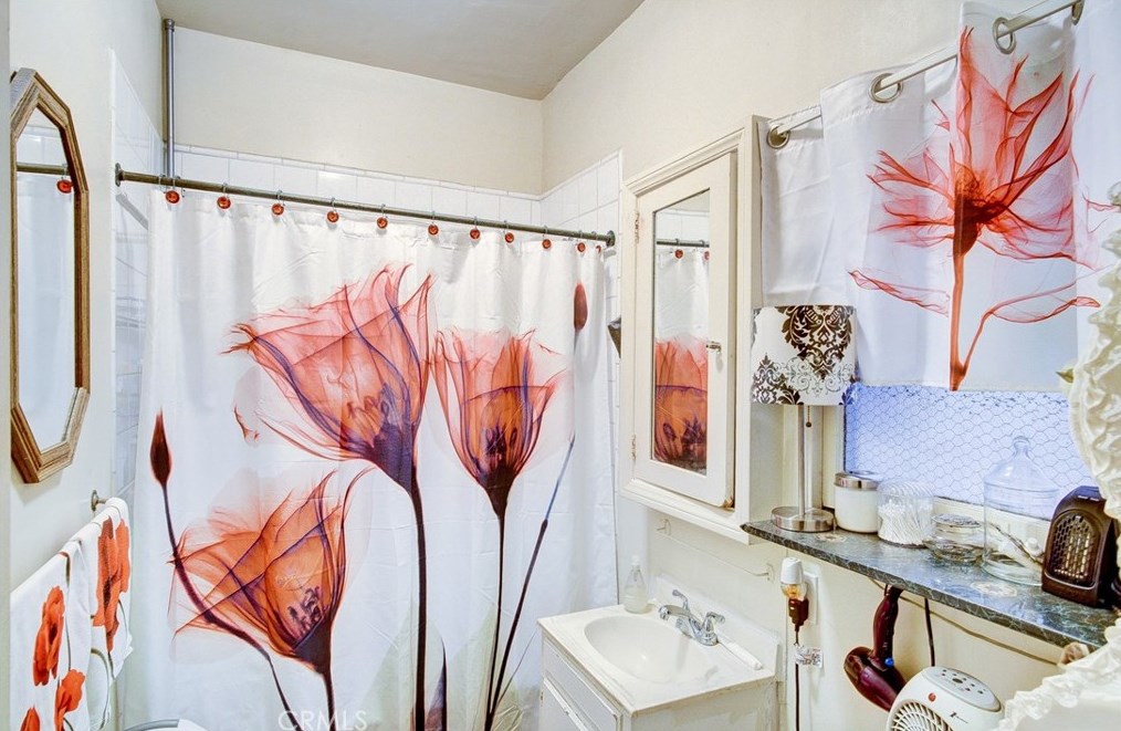 729 Chicago St, Los Angeles CA  90023-1215 exterior