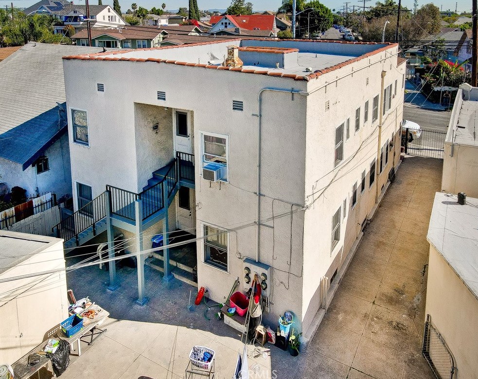 729 Chicago St, Los Angeles CA  90023-1215 exterior