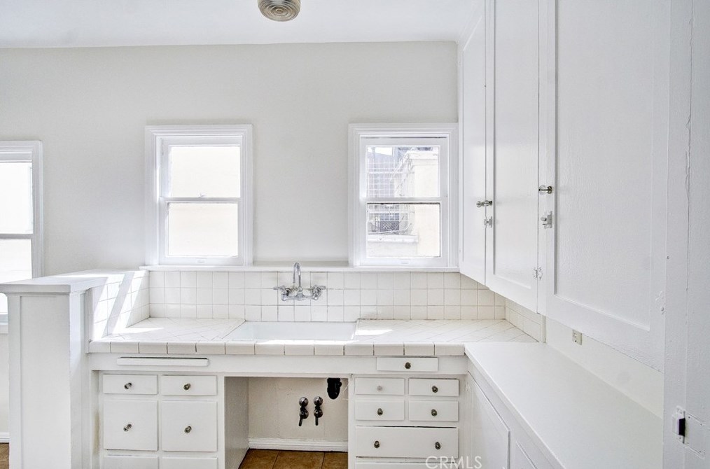 729 Chicago St, Los Angeles CA  90023-1215 exterior