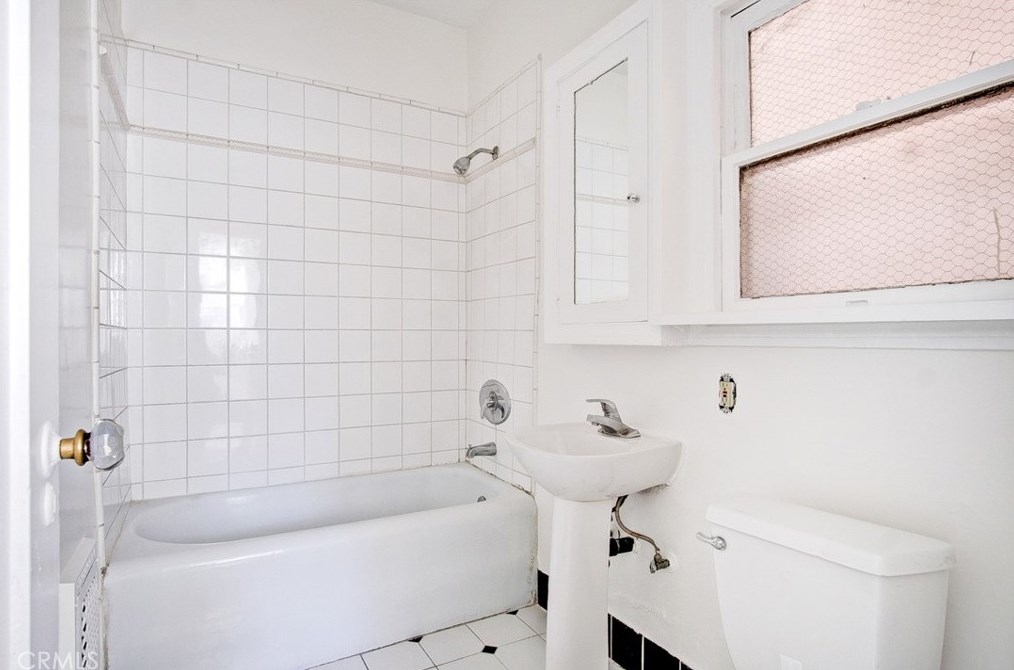 729 Chicago St, Los Angeles CA  90023-1215 exterior