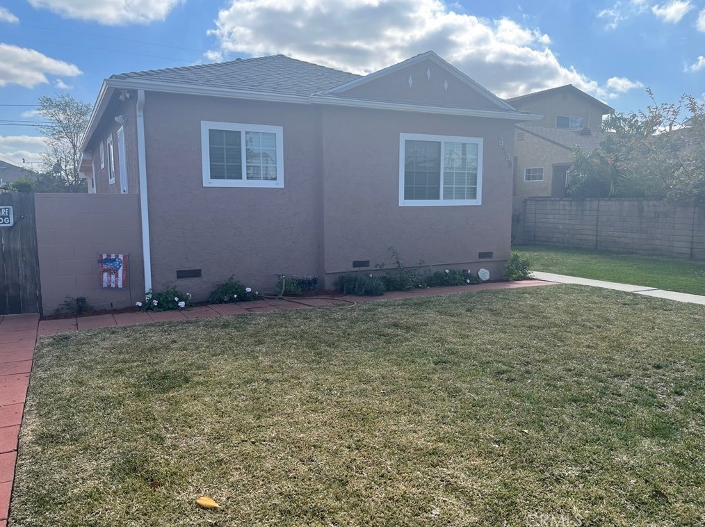 7648 Paramount Pl, Pico Rivera, CA 90660
