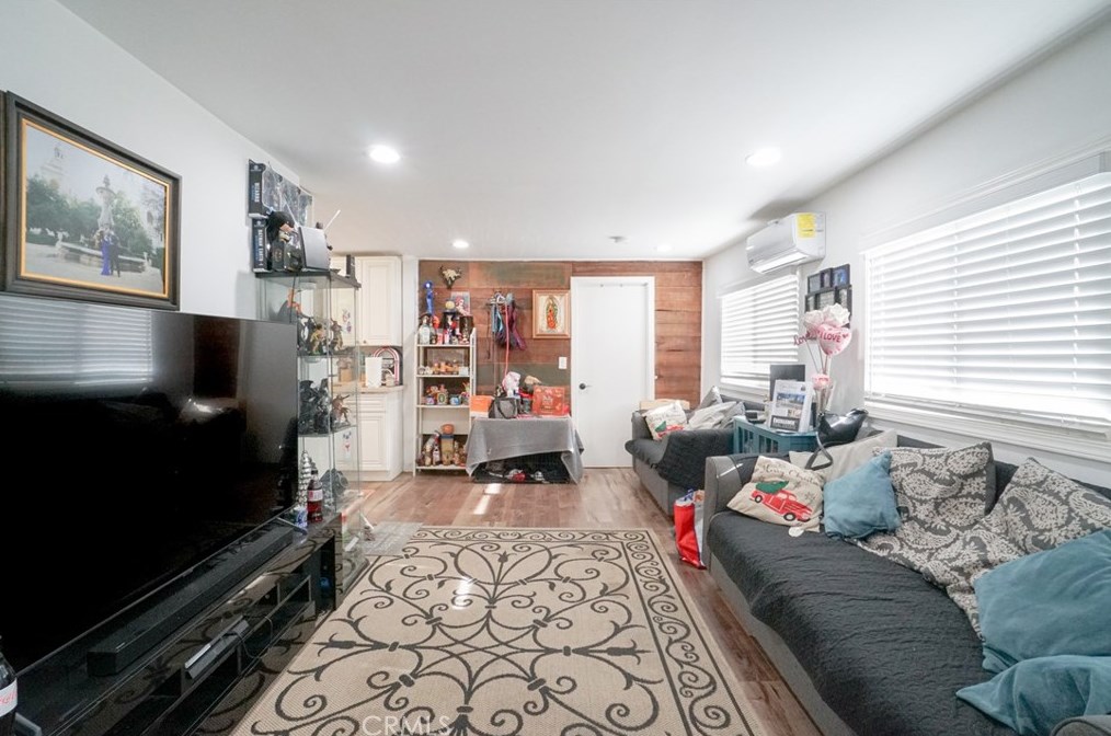 3925 2nd St, Los Angeles CA  90004-5310 exterior
