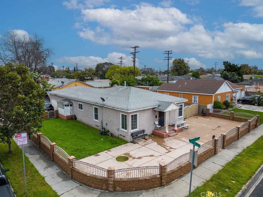 604 Locust Ave, Compton, CA 90221-2321