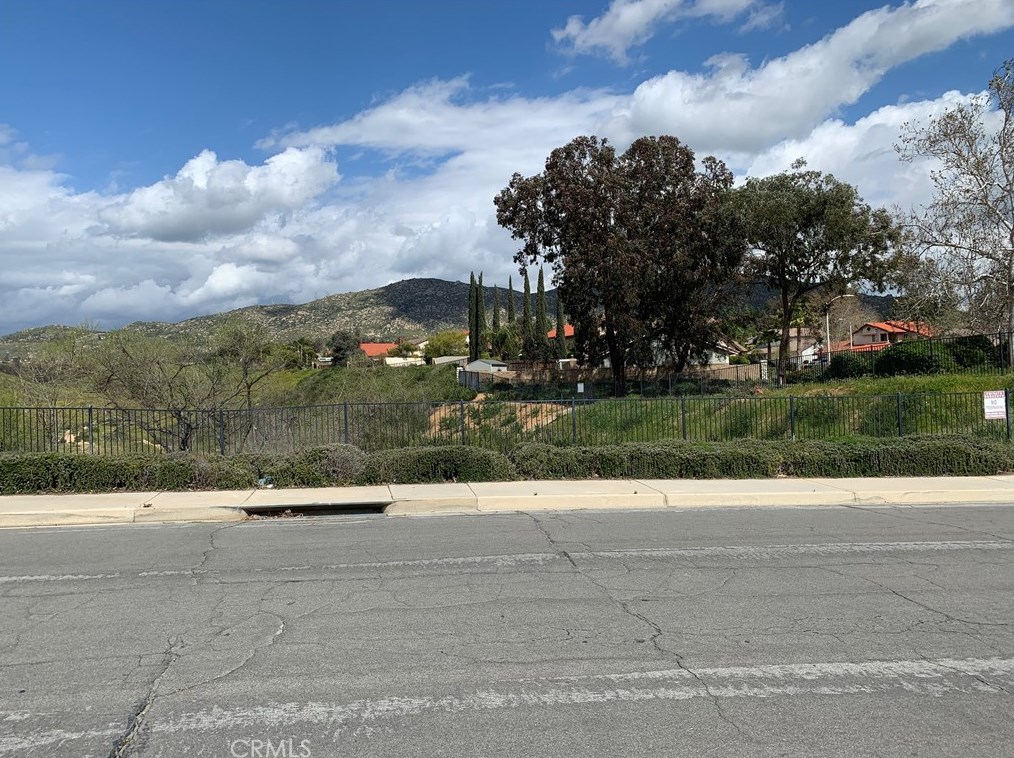 10701 Canyon Vista Rd, Moreno Valley CA  92557-3000 exterior