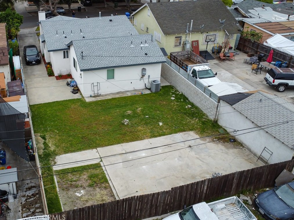 1009 76th Pl, Los Angeles CA  90001-2907 exterior