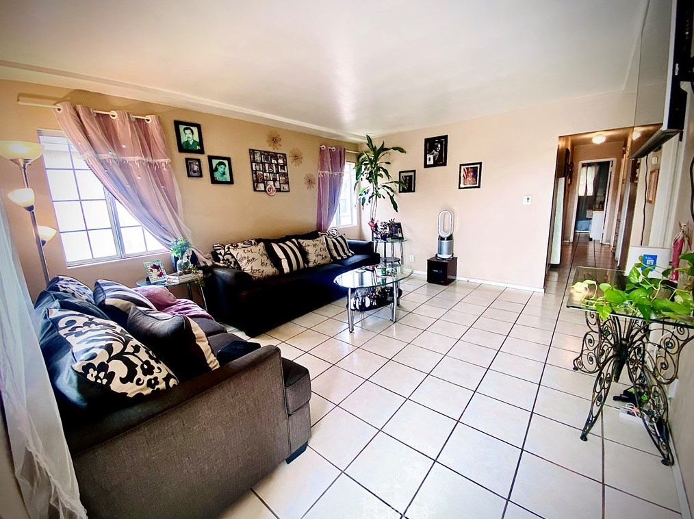 9524 Mcnerney Ave, South Gate, CA 90280