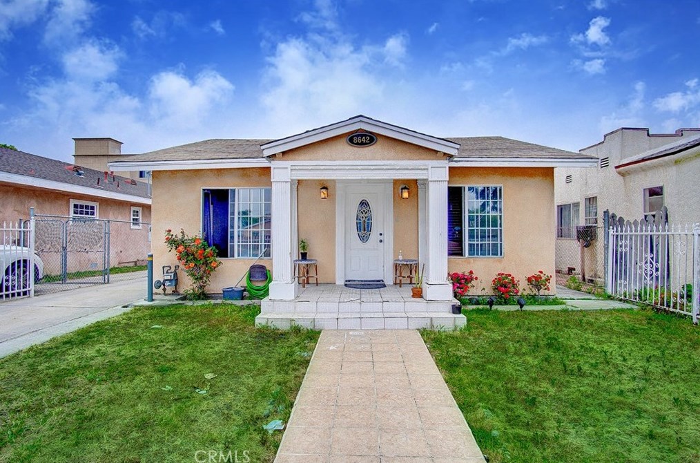 8642 Virginia Ave, South Gate, CA 90280