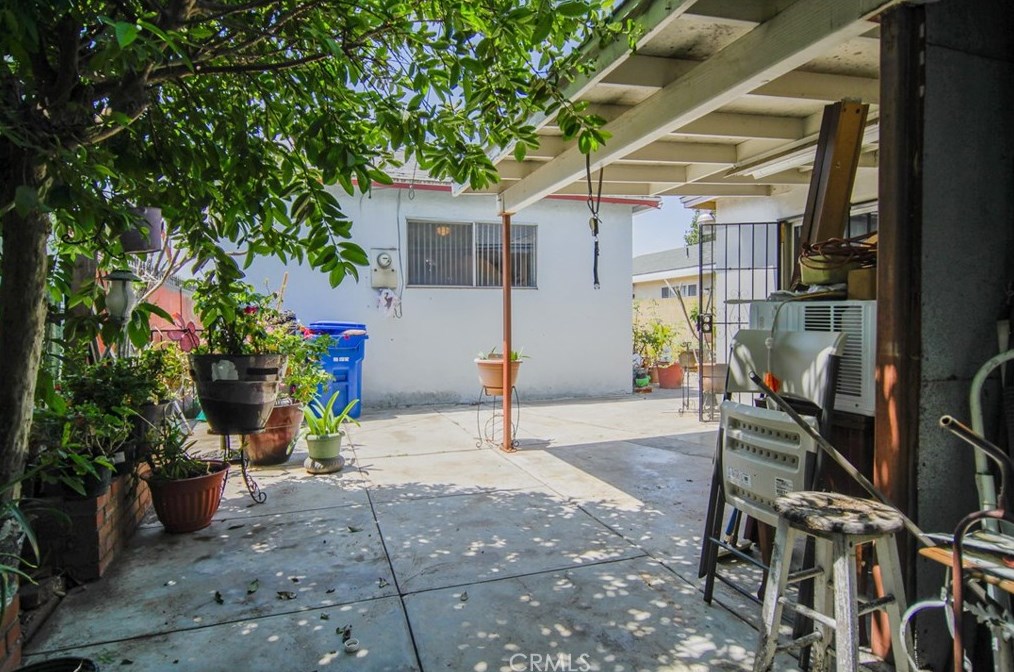 6023 Hereford Dr, Los Angeles CA  90022-5311 exterior