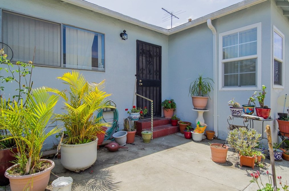 6023 Hereford Dr, Los Angeles CA  90022-5311 exterior