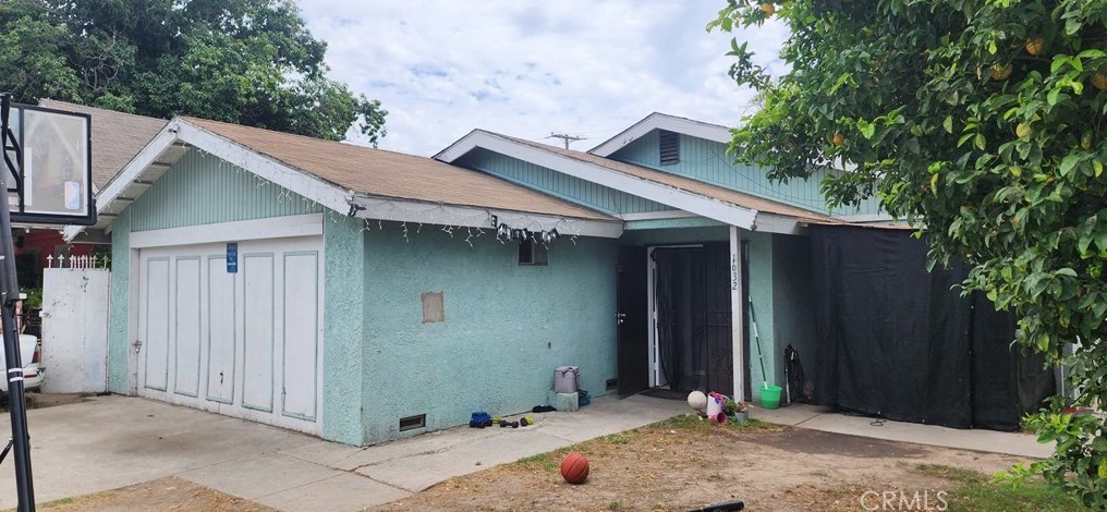 1632 E 83rd St, Los Angeles, CA 90001