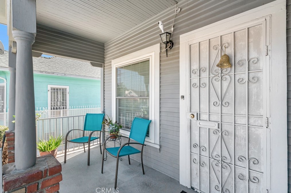 504 47th St, Los Angeles, CA 90011-3904
