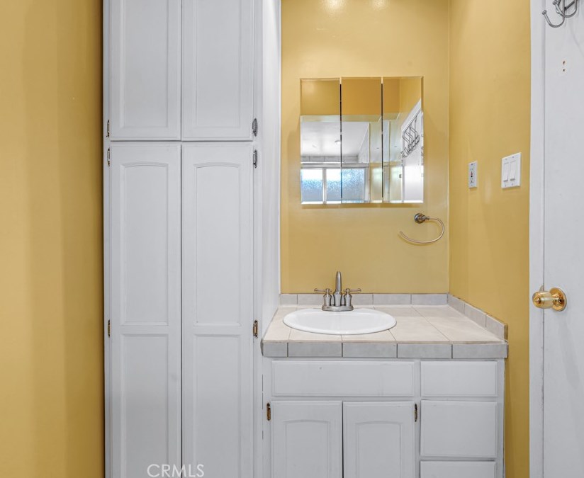 504 47th St, Los Angeles CA  90011-3904 exterior