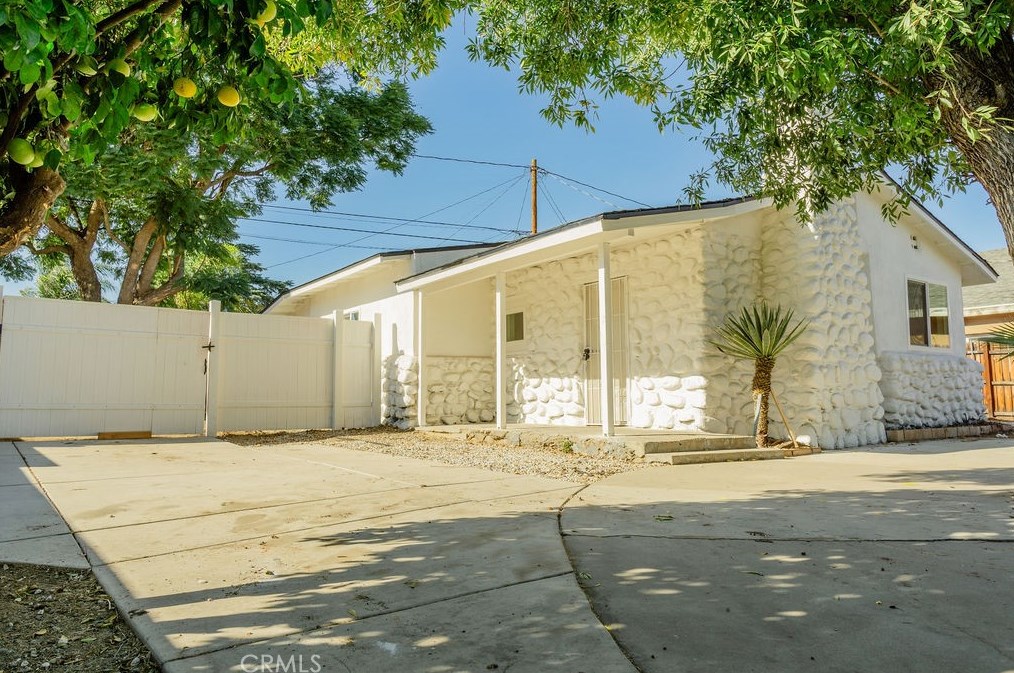 1317 E Olive St, Colton, CA 92324