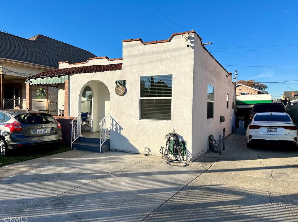 1589 46th St, Los Angeles, CA 90011-4315