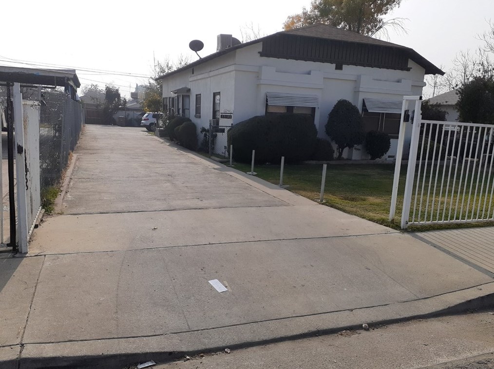 2319 Monterey St, Bakersfield, CA 93306