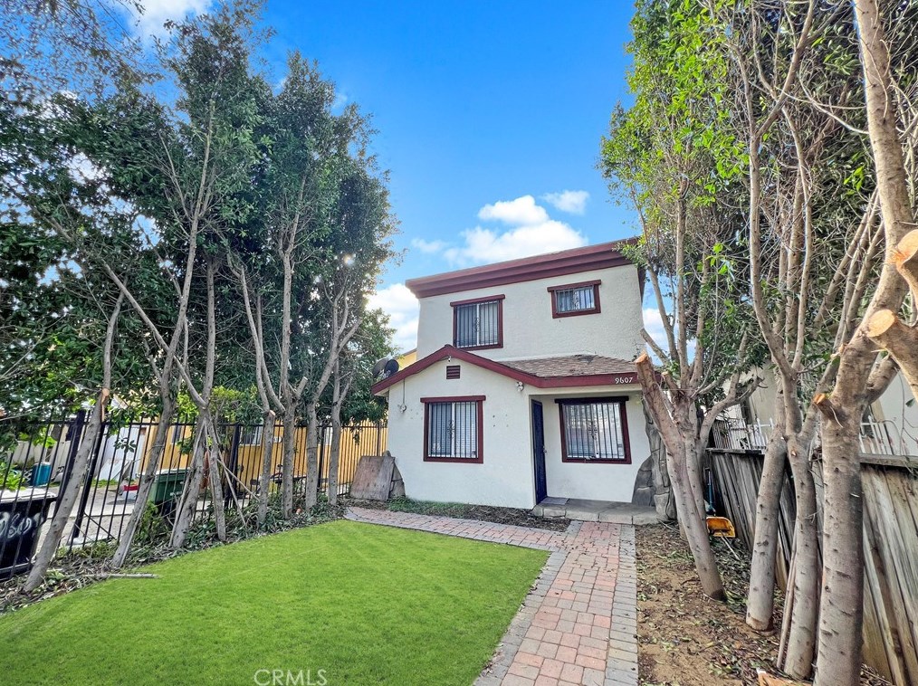 9607 Clovis Ave, Los Angeles, CA 90002-2041