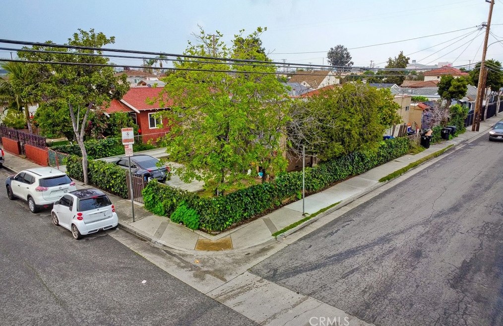962 La Verne Ave, Los Angeles CA  90022-3826 exterior