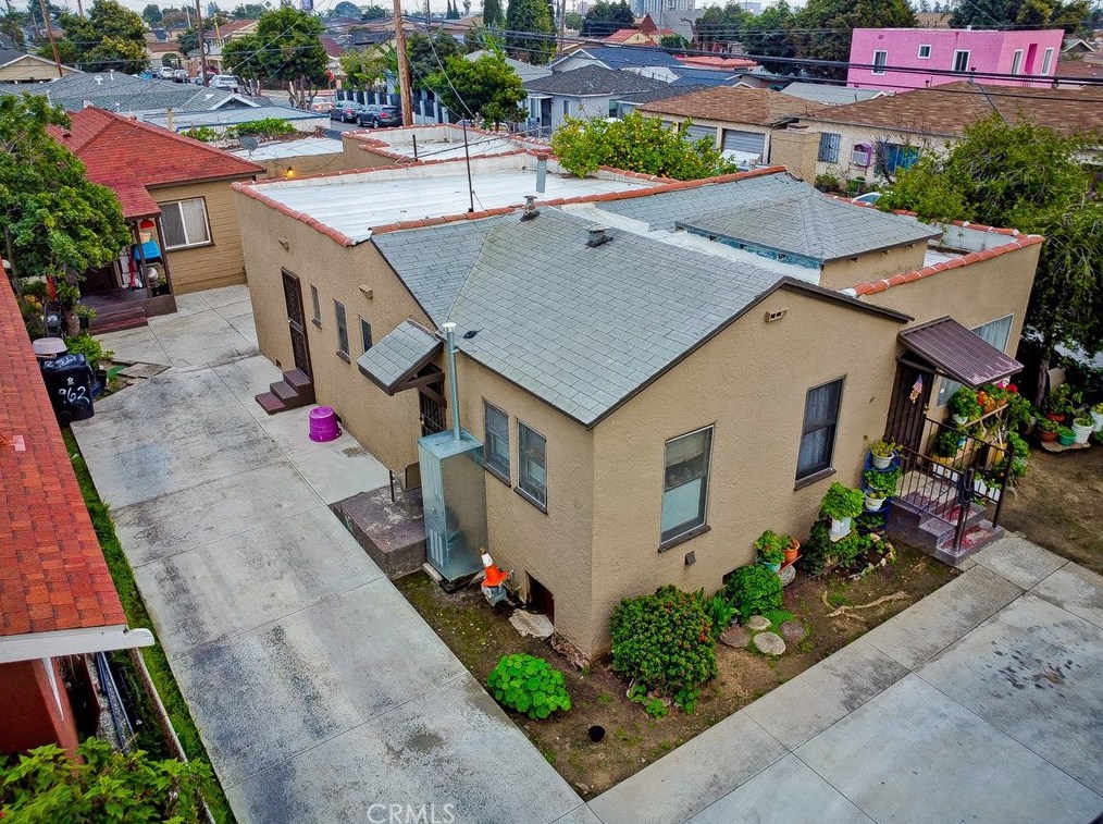 962 La Verne Ave, Los Angeles CA  90022-3826 exterior