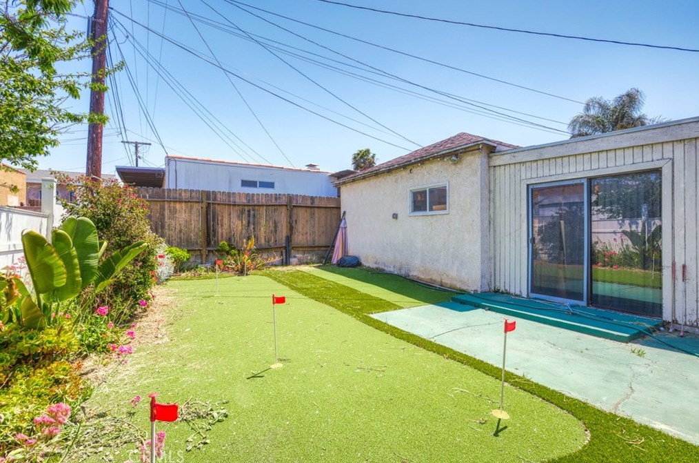 4039 60th St, Los Angeles CA  90043-3636 exterior