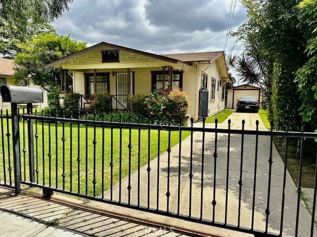 6710 Flora Ave, Bell, CA 90201