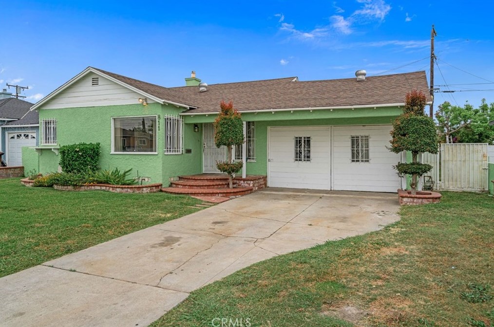 811 Grandee Ave, Compton, CA 90220-1630