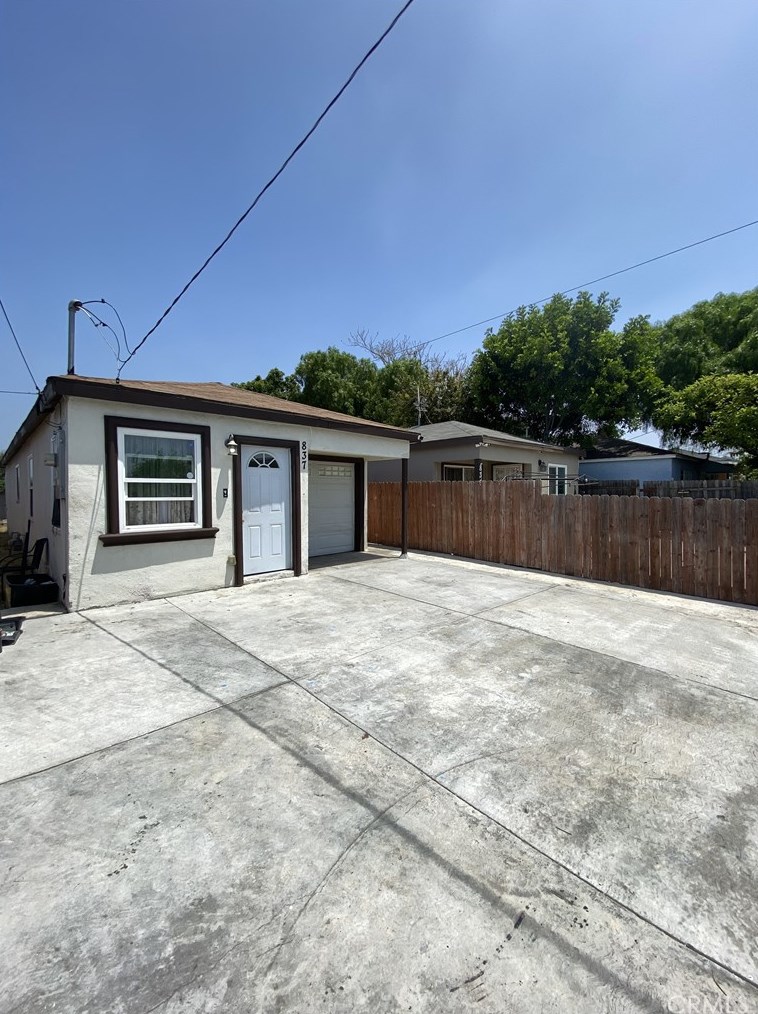 837 Spruce St, Compton, CA 90220-1845