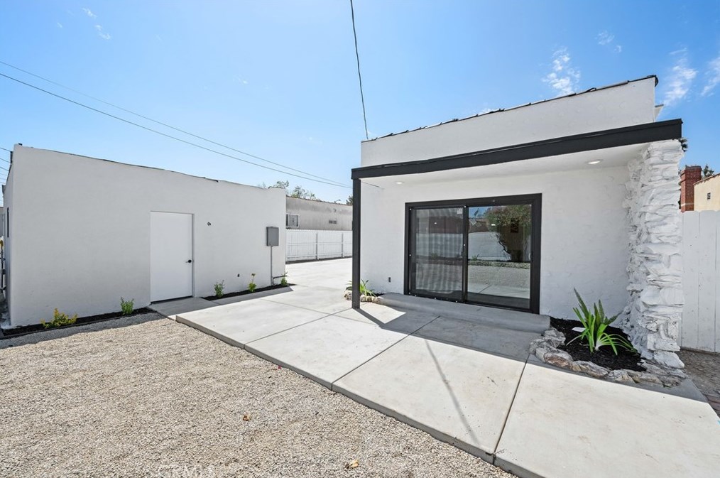8906 Harvard Blvd, Los Angeles CA  90047-3613 exterior