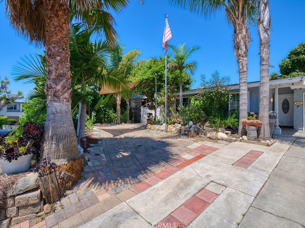 820 Raintree Pl, Vista, CA 92084