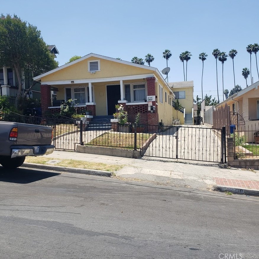 2942 2nd St, Los Angeles, CA 90057-1204