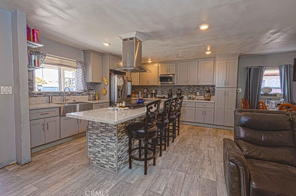 441 W Randall Ave, Rialto, CA 92376