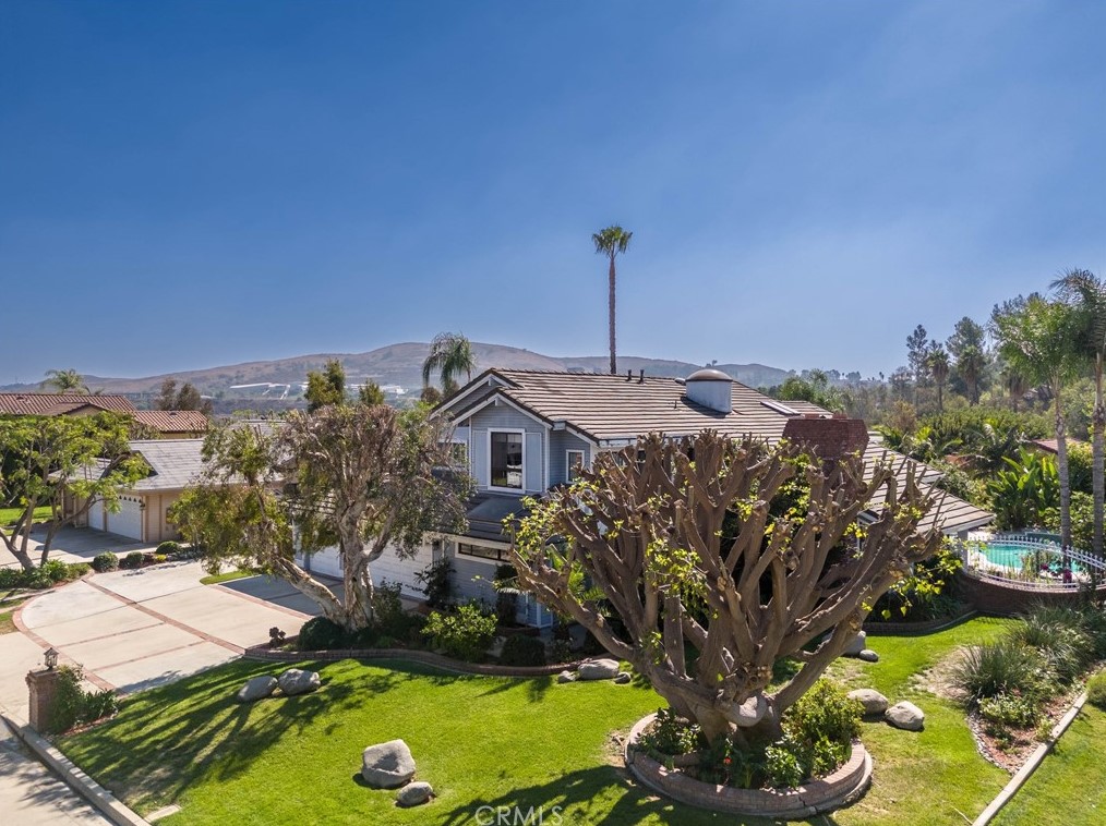 8 La Torre Dr, Pomona, CA 91766