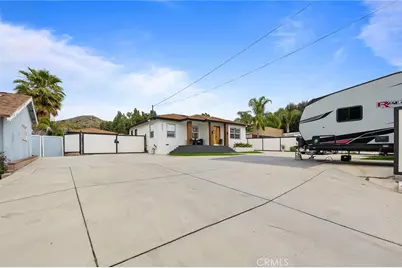 10635 Foothill Boulevard, Sylmar, CA 91342 - Photo 4