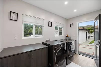 10635 Foothill Boulevard, Sylmar, CA 91342 - Photo 16