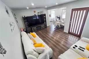 8118 Gentry Ave, North Hollywood, CA 91605 - Photo 18