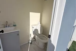 8118 Gentry Ave, North Hollywood, CA 91605 - Photo 36