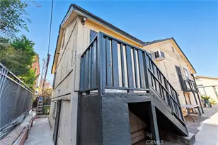 1050 S Berendo St, Los Angeles, CA 90006 - Photo 8