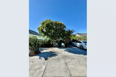 1199 W 38th Street, Los Angeles, CA 90037 - Photo 2