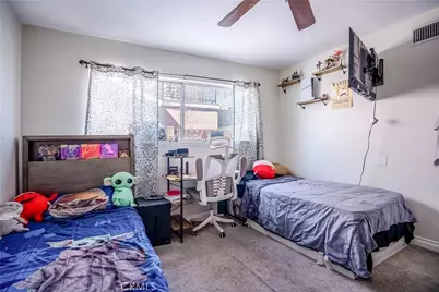 19631 Fairweather, Canyon Country, CA 91351 - Photo 32