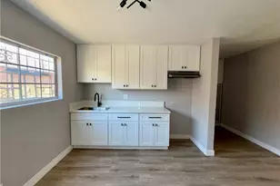 212 W 84th, Los Angeles, CA 90003 - Photo 4