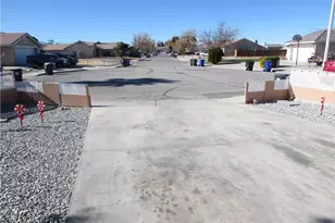 11424 Dartmouth Ct, Adelanto, CA 92301 - Photo 50