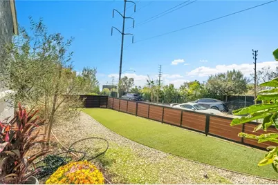 6104 6104 S La Cienega, Ladera Heights, CA 90056 - Photo 10