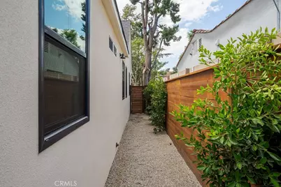 584 N Plymouth, Los Angeles, CA 90004 - Photo 48