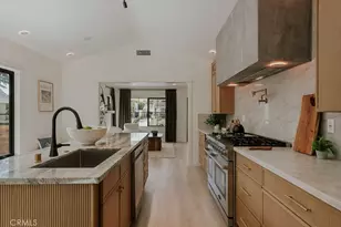 584 N Plymouth, Los Angeles, CA 90004 - Photo 16